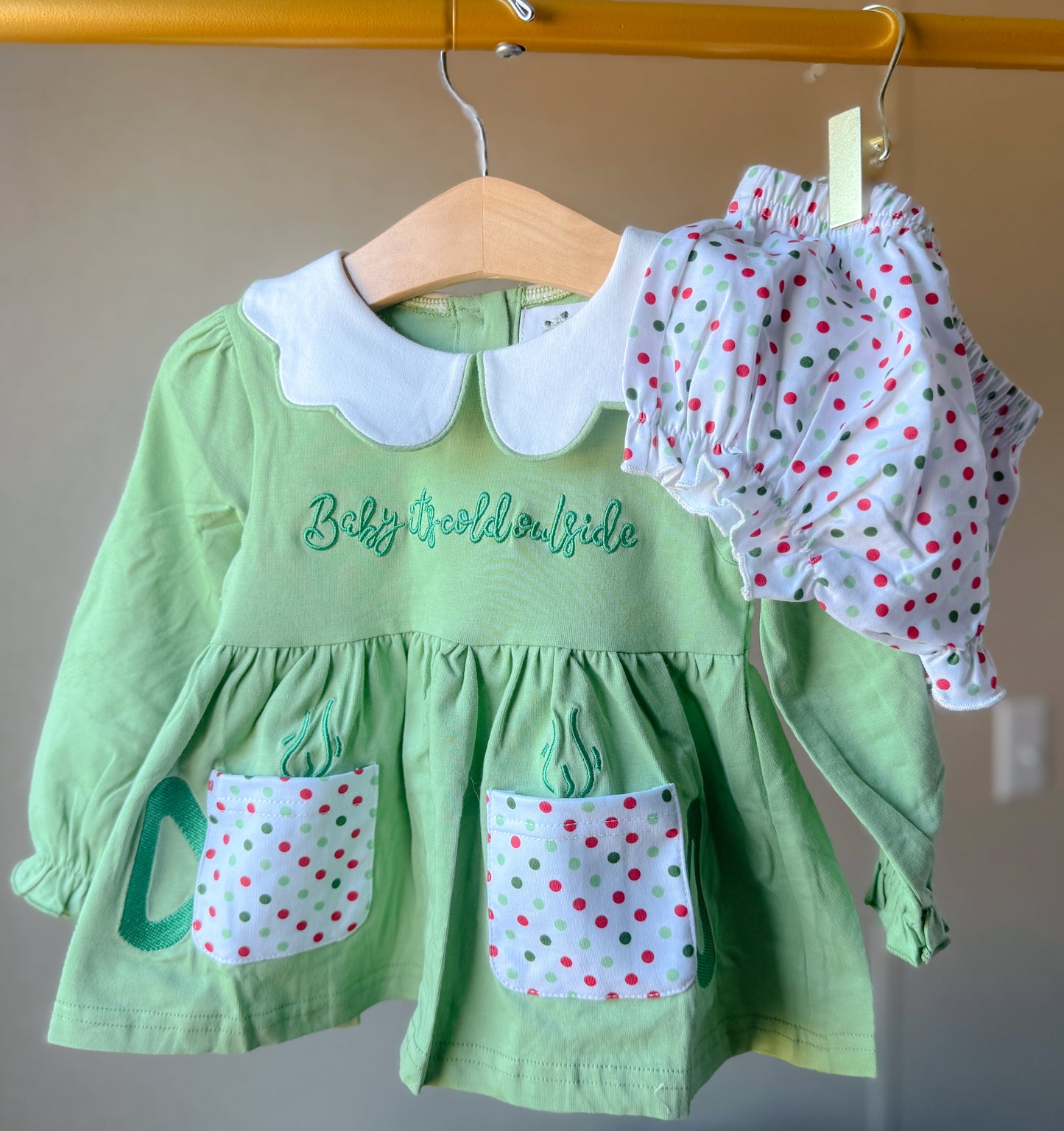 RTS: *DEFECT - READ CAPTION* "COLD OUTSIDE" GIRLS DIAPER SET