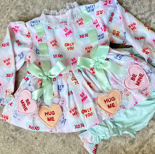 PO16: LITTLE MAGS, LOVES - "CANDY HEARTS"GIRLS DIAPER SET *TAT: JANUARY*
