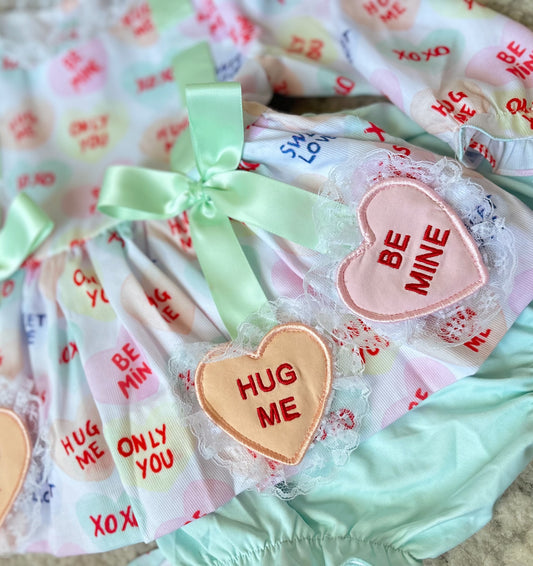 PO16: LITTLE MAGS, LOVES - "CANDY HEARTS"GIRLS DIAPER SET *TAT: JANUARY*